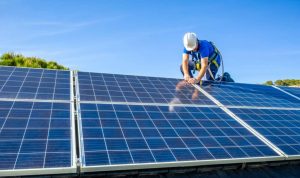 Installation et mise en production des panneaux solaires photovoltaïques à Roullet-Saint-Estephe
